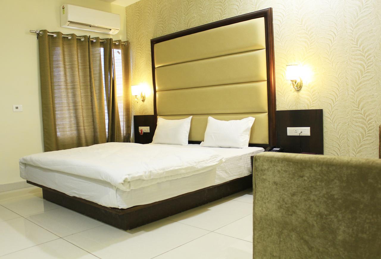 Hotel Radiant Inn Roorkee Exterior foto